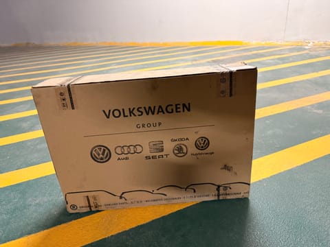 Volkswagen Touareg Engine Inlet Cover